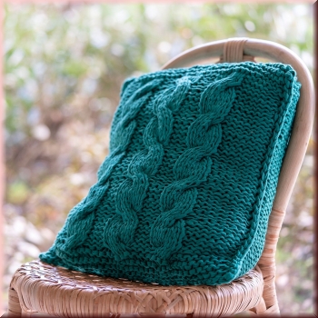 Preview: Strickanleitung Kissen Zopfmuster