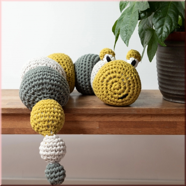 Amigurumi Caterpillar Lola Ribbon XL